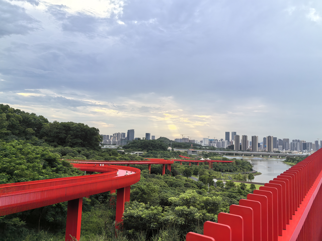 特斯拉modely之轮胎问题这是一篇候补记录，事情发生在9天前。当时，经路人