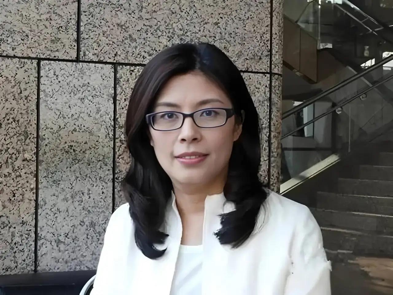 郑丽文现在估计挺后悔的，后悔什么？她后悔的不是加入国民党，也不是竞选主席时缴纳的