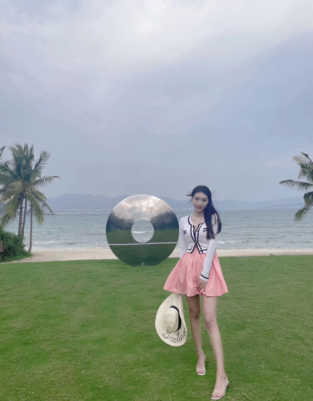 你的独特，正是世界期待的风景。上热门十亿流量扶持计划真实生活记录穿搭