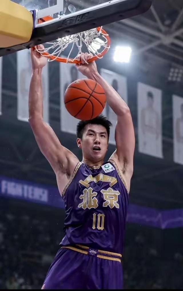 北控男篮战青岛，面对客场而来的快枪手军团，北控队稳扎稳打巧妙应对，也因此，双方打