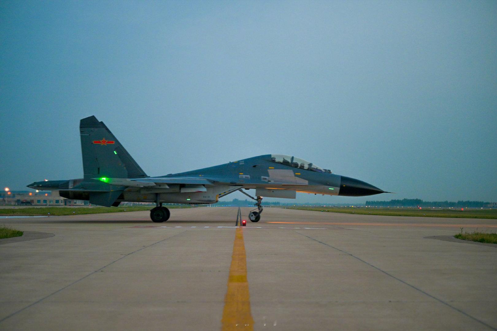 今日应龙/猛龙空军航空兵某团歼-11B/BS、歼-10S#烽火问鼎计划##制胜空天#​