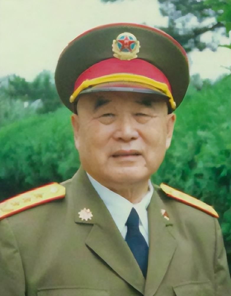 1973年，毛主席说要从军队中选出一名副主席，周总理毫不犹豫说出一个人的名字，毛