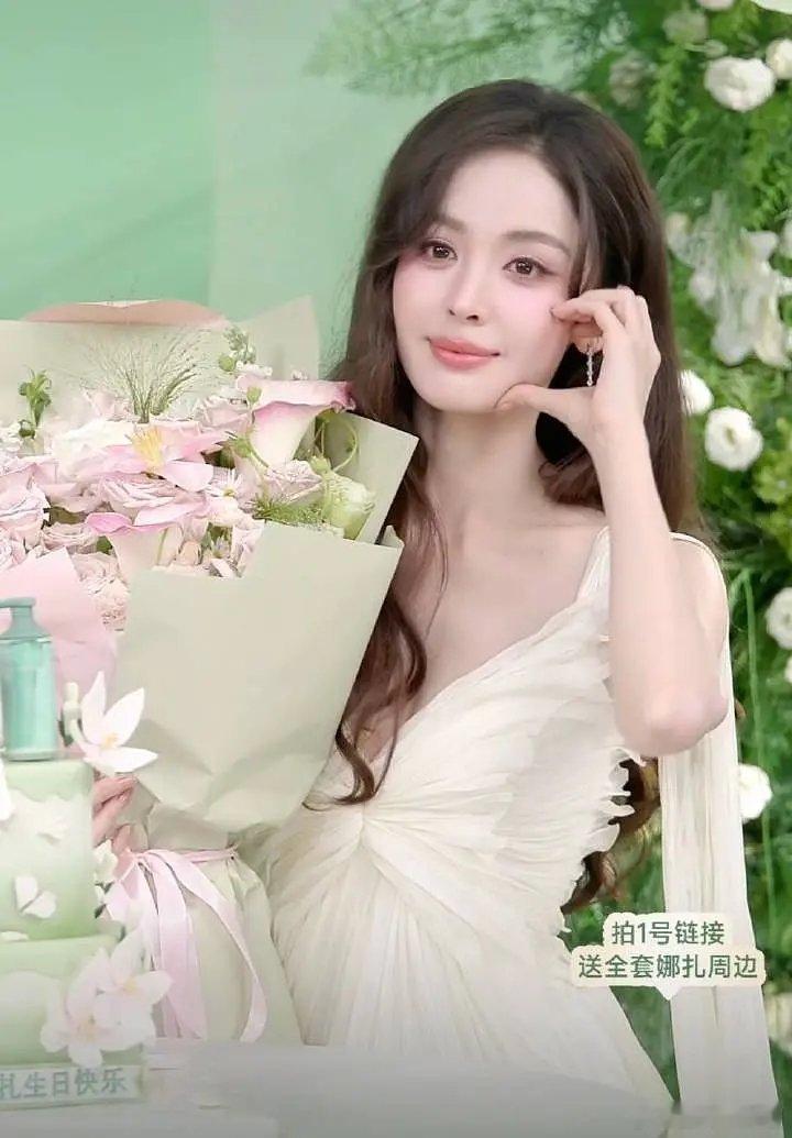 迪丽热巴和古力娜扎不用同框某人就输了吧
