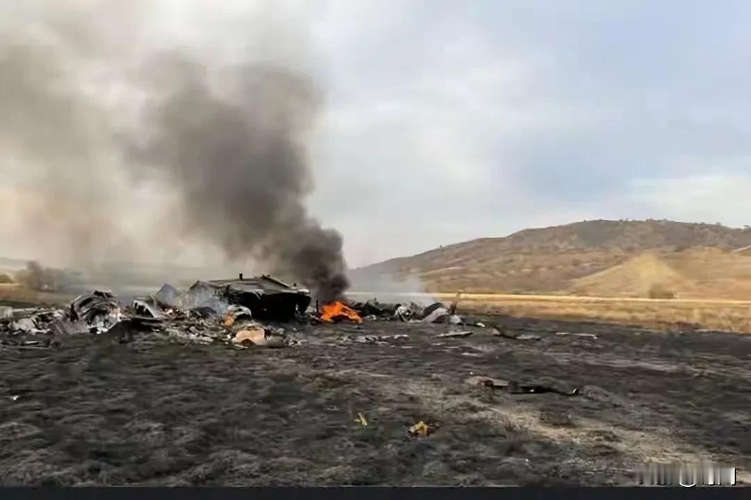 突发，土耳其一架美制军用武装运输机在格鲁吉亚坠毁，极有可能被导弹击中。事发11月