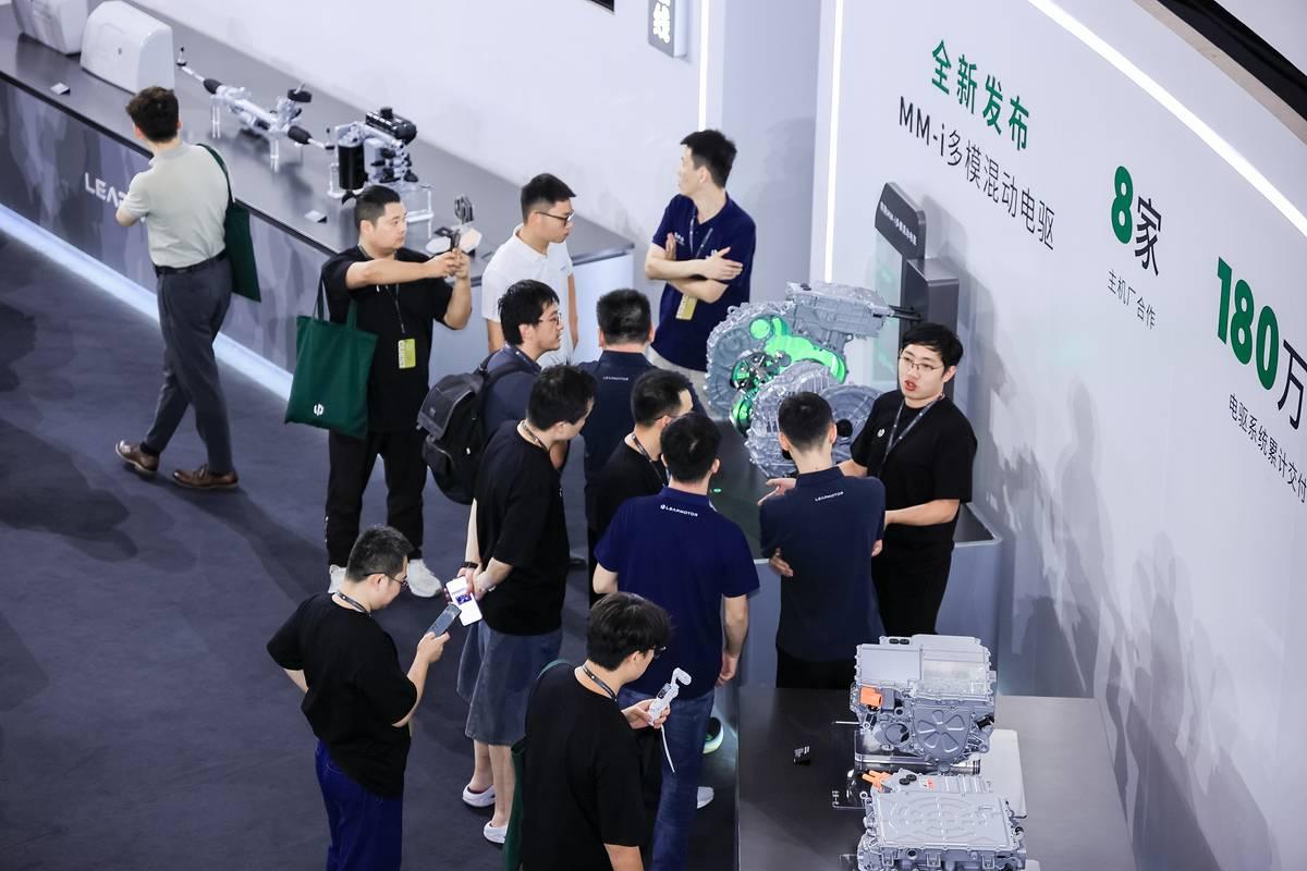 开了十年油车，我一度以为智驾跟我这辈子无缘我开过挺多年燃油车。从手动挡到自动