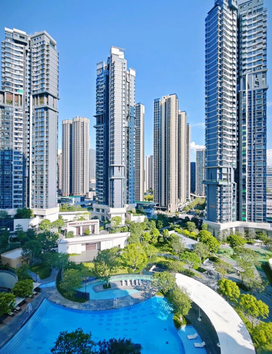 深圳福田海德园笋盘：249平4+1房4卫，价格：3180万，单价12.7万。毛坯