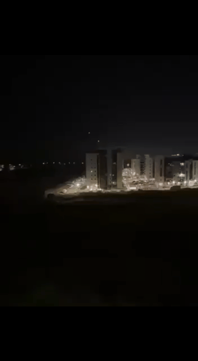 昨天晚上黎巴嫩真主党向以色列北部和特拉维夫发射火箭弹，竟然未见以色列进行有力拦截