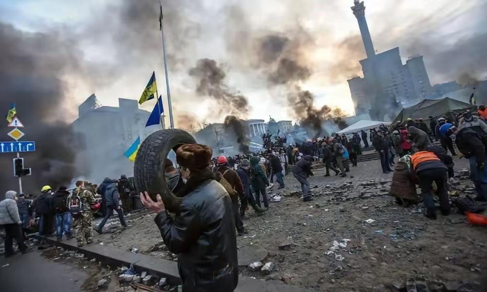 俄军水淹乌军，亚速分子被俄军和乌军双面夹击，被迫纷纷自杀。​最近顿涅茨克北部的