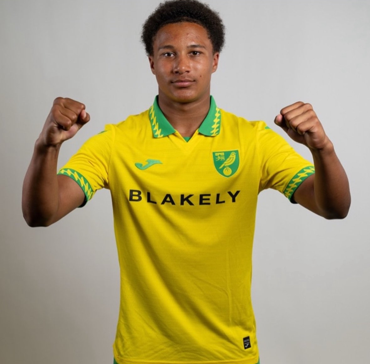 罗马诺：巴塞罗那即将完成阿贾伊·塔瓦雷斯的签约。德国俱乐部也曾试图参与谈判，