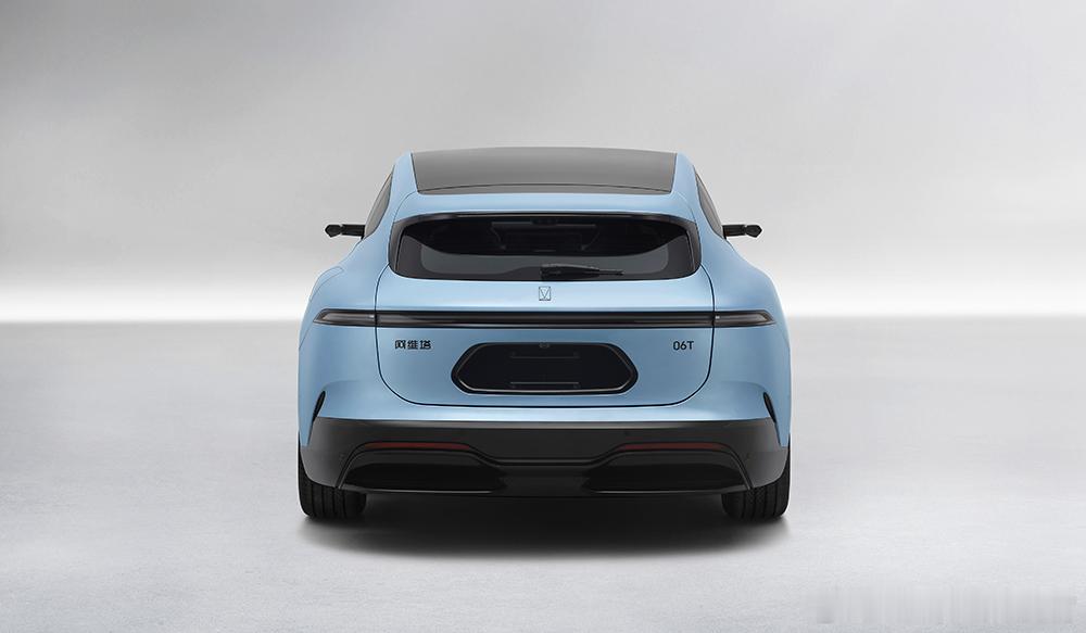 阿维塔首款旅行车06T的更多细节来了新车在动力方面继续提供增程与纯电版本可选，全