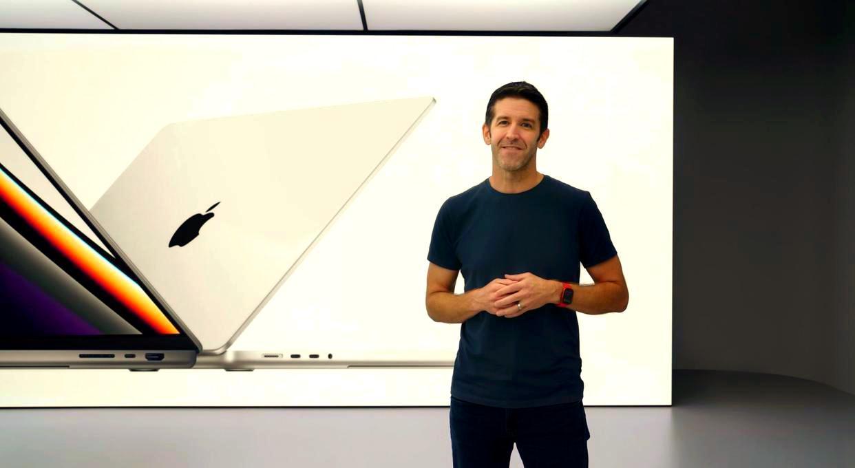 细思极恐！库克突然辞职，苹果4万亿帝国换主，内定太子被废太蹊跷谁能想到，苹果