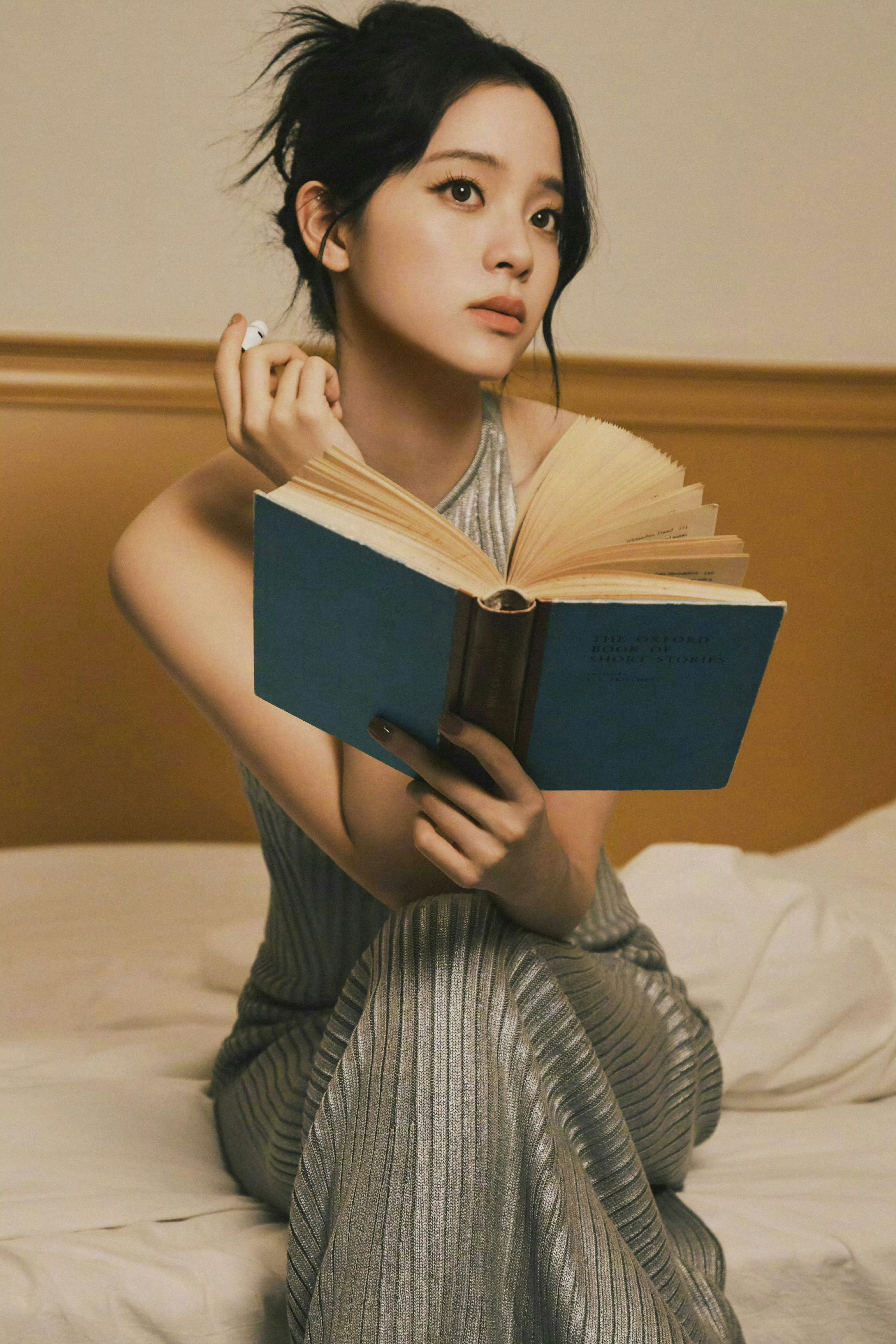 欧阳娜娜紧身裙​
