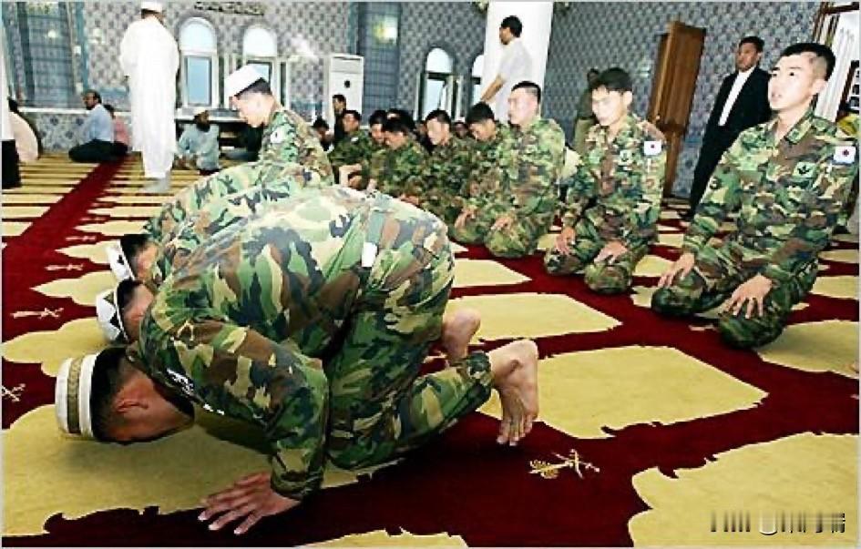 一些皈依伊斯兰教的韩国穆斯林士兵被派往伊拉克。韩国曾向伊拉克派遣了数千名士兵，一