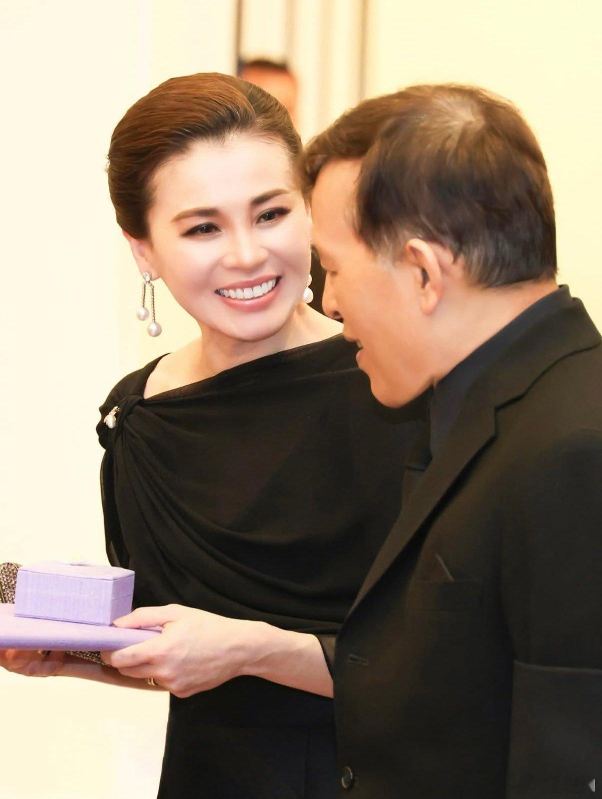 泰国王室🇹🇭6月28日-7月3日，哇集拉隆功国王和苏提达王后将对法国进行为