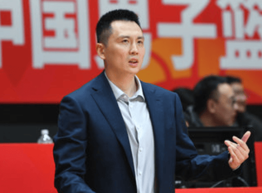 卢伟: 上一场失利因为洛夫顿带着情绪打&我不应该继续让他打