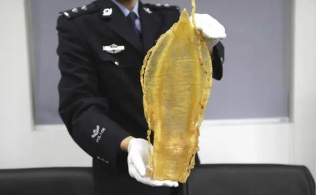 墨西哥黑帮比贩毒还要赚钱的新生意今天游泳时,在收音机上听到了一个温哥华调查记者的