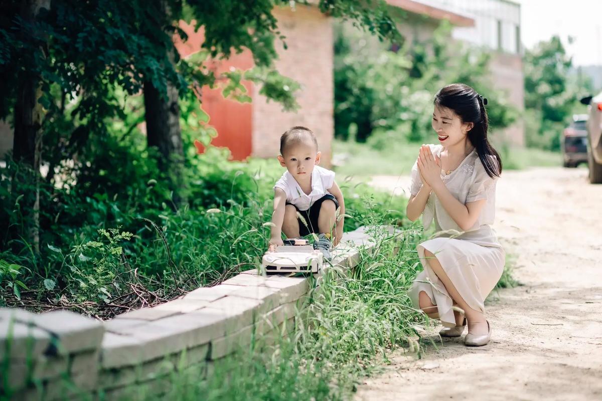 专注力培养：比学习能力更关键的三大策略，家长必读辅导孩子写作业常常让家长们感