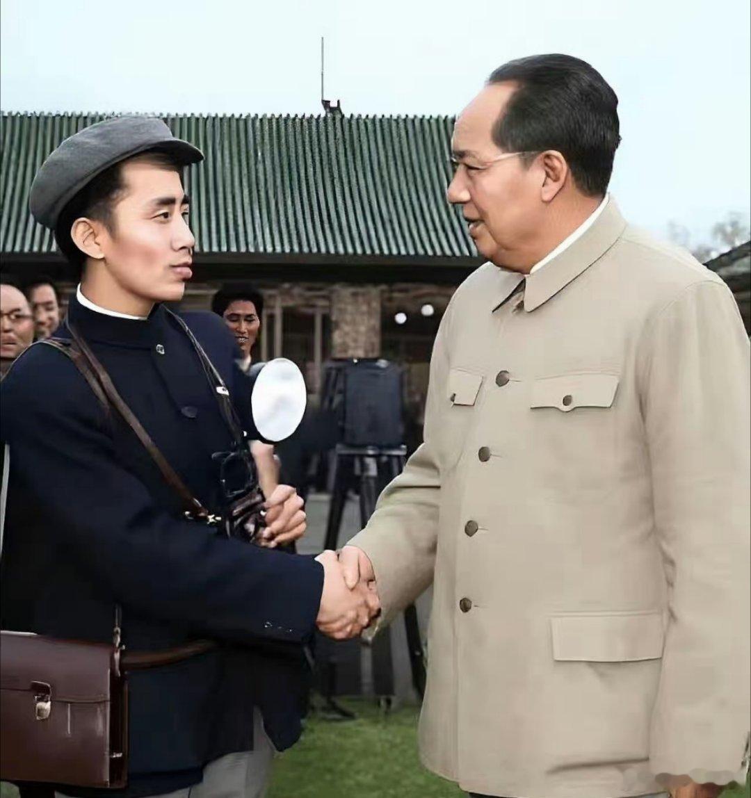 摄影师与伟人的一次握手，一刻定格永恒的荣幸