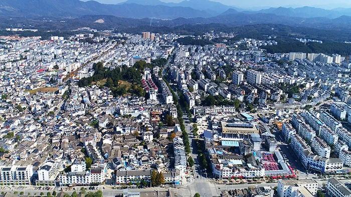 当年徽州改名黄山，一直是网友争议很大的话题。1987年，撤销徽州地区，设立地级黄