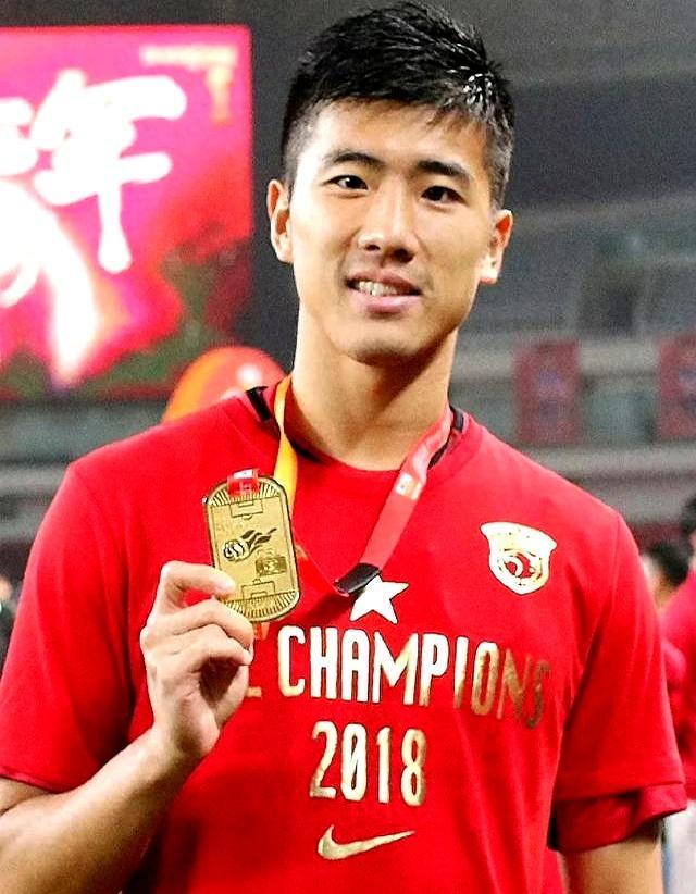 海港李圣龙这样的状态为何不继续留在中超，跑去踢中乙了呢？昨天李圣龙在中乙首轮梅开