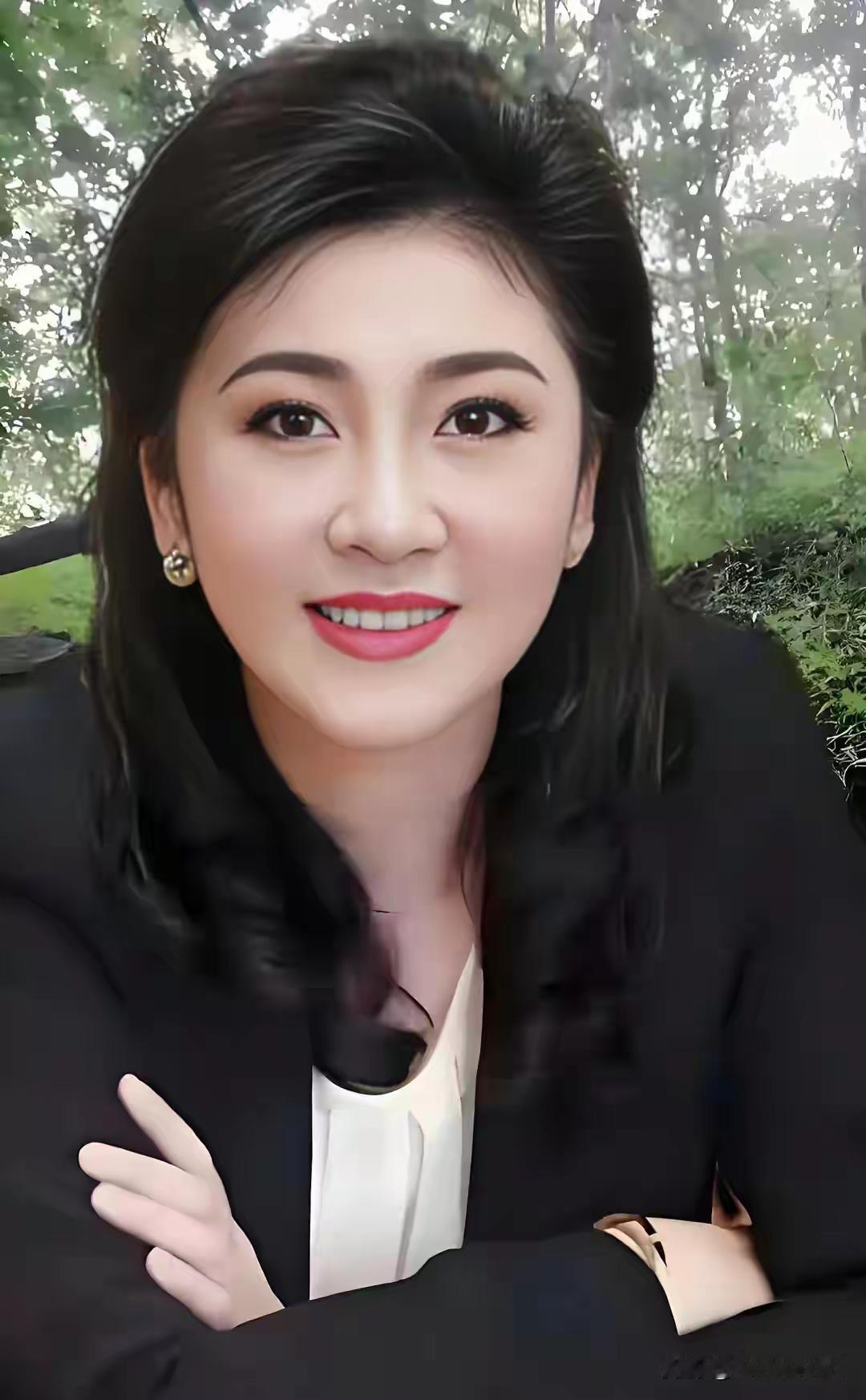 英拉素颜写真
