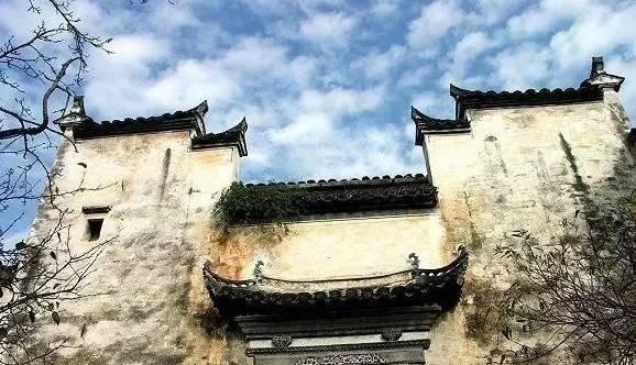 1996年，安徽一栋200年古宅即将被拆除时，主家心痛无奈，却没料到，一美国人愿