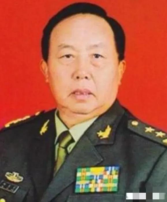 47岁成中将，56岁突然退役！自卫反击战英雄何其宗，归隐营山藏着大格局何其