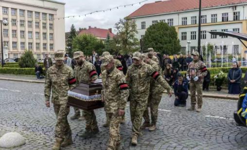 数据出来了，近四年的俄乌战争，俄军伤亡120万，乌军伤亡60万！华盛顿那边有