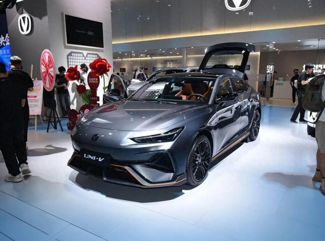 你敢信？现在花13万，就能把一台跟帕萨特一模一样的德系B级车开回家。但更让人感