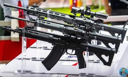 中美两个大国，几乎在同一个节骨眼上，同时把士兵手里的枪换了。我们推出QBZ191