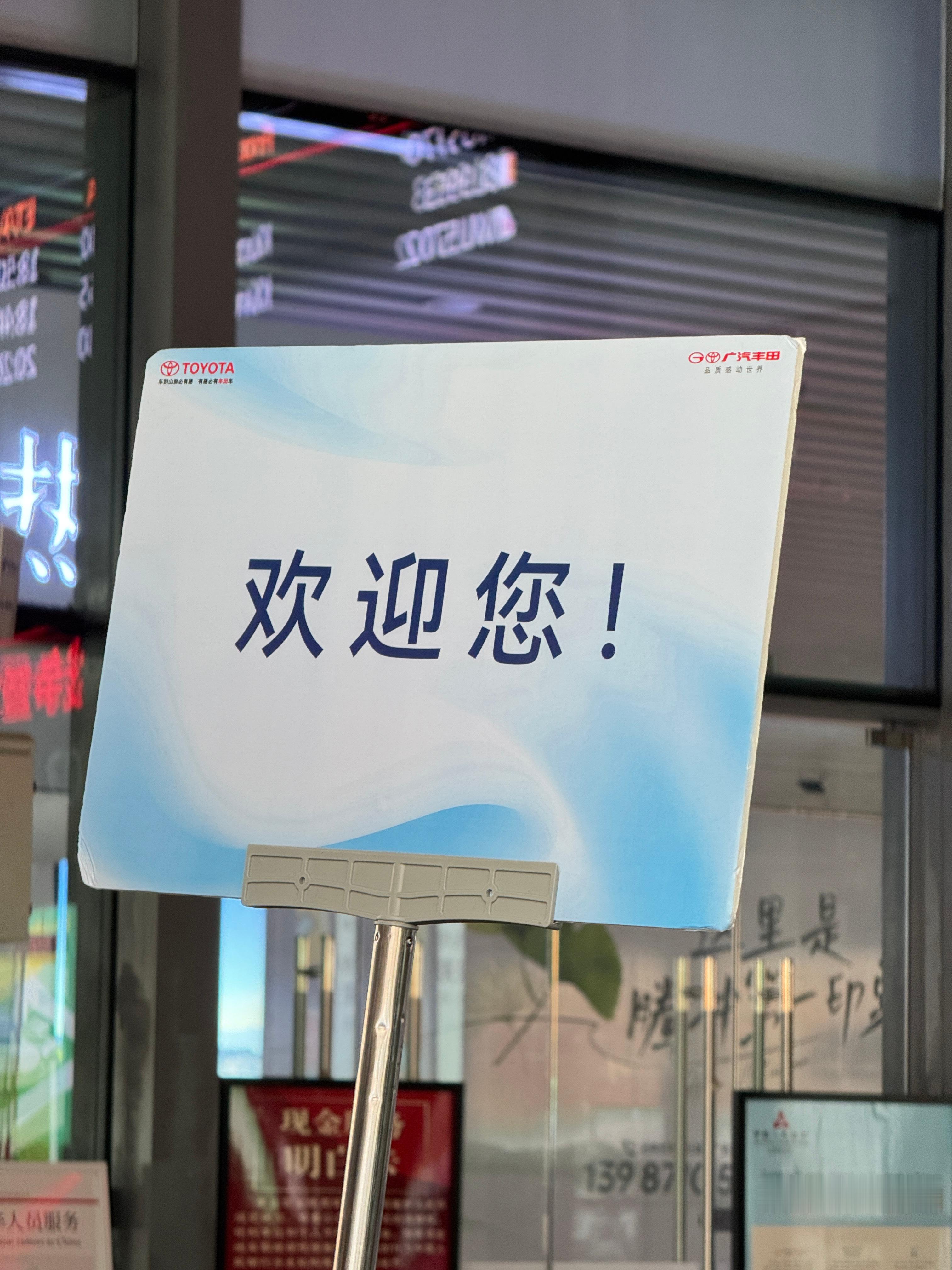 终于到达[doge]好美啊可惜没法和逛古镇了，美女也没看到[doge]​​​