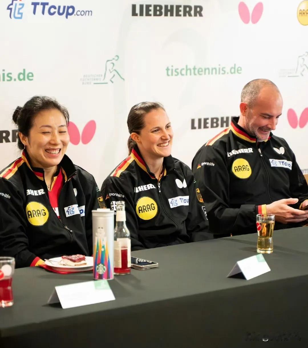 4月23日德国乒协，为伦敦世乒赛团体赛举行媒体见面会现场气氛愉快轻松，整个团队