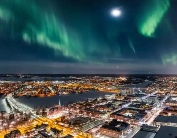 一个国家能蠢到什么地步？看看瑞典就懂了，三十年前，瑞典人均GDP高达3.2