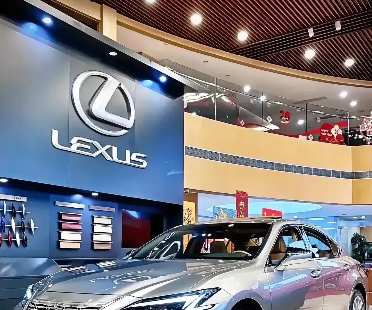 25万:雷克萨斯ES200VS奔驰C260L。我果断的选择了雷克萨斯，