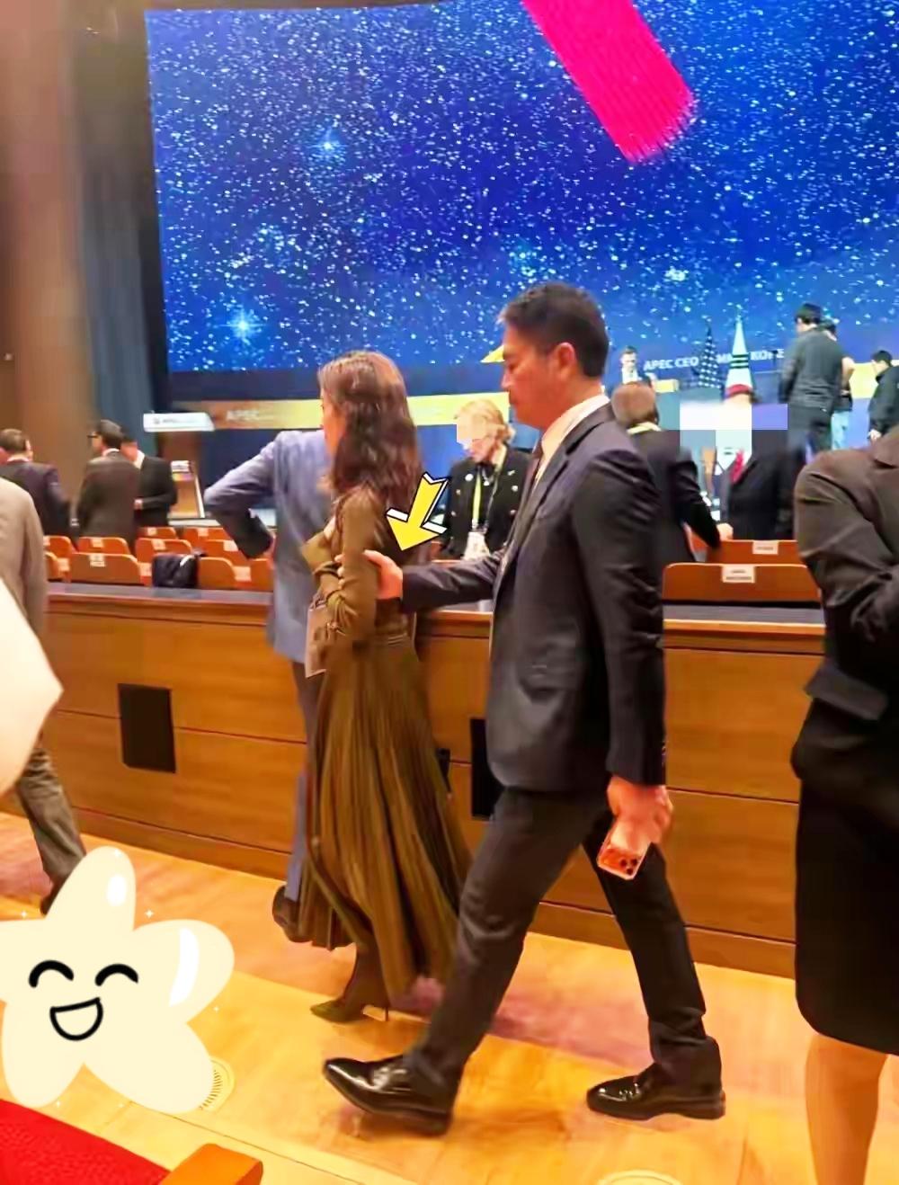 刘强东当众自嘲：在老婆面前彻底没自信！一句话暴露婚姻真相，网友：这才是高情商