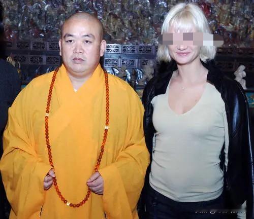 如果哪天，有人扒一扒释永信的风流韵事，不是黑这个花和尚，那情节，那故事，绝对不亚