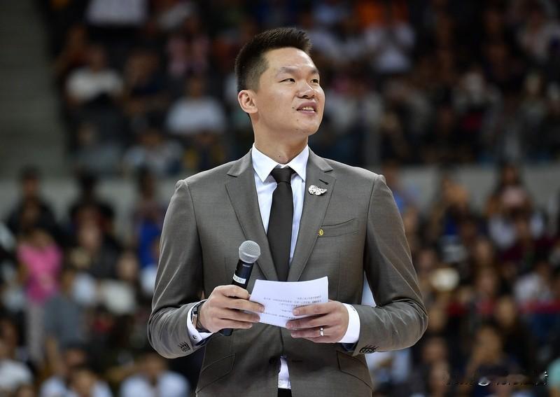 广东球迷热切期盼球队引进一名实力派大外援，这将为冲击总冠军增添重要砝码。随着新外