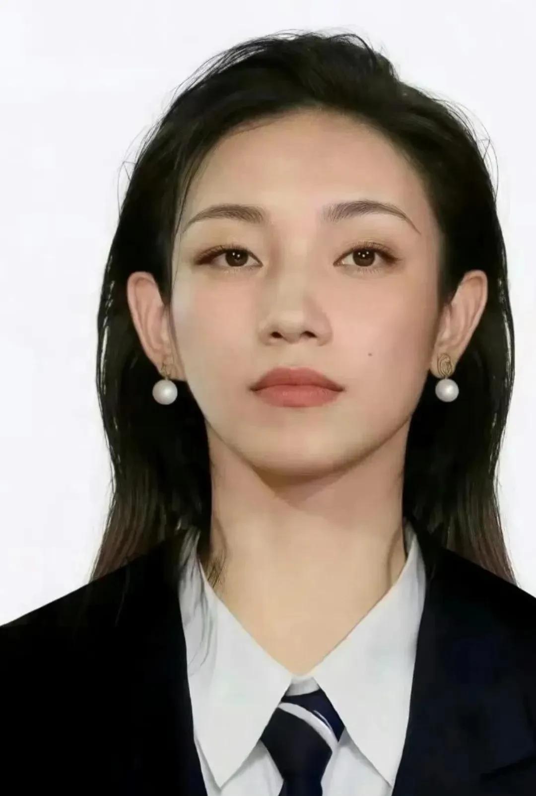 内蒙古官方通报出来了，确认了那尔那茜在2008年伪造了学籍，从北京转到内蒙古呼和