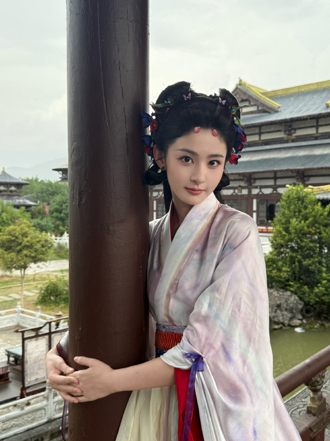 赵晴公益感悟不要轻易许诺赵晴探访日记在公益现场近距离接触孩子们，赵晴收获不一样