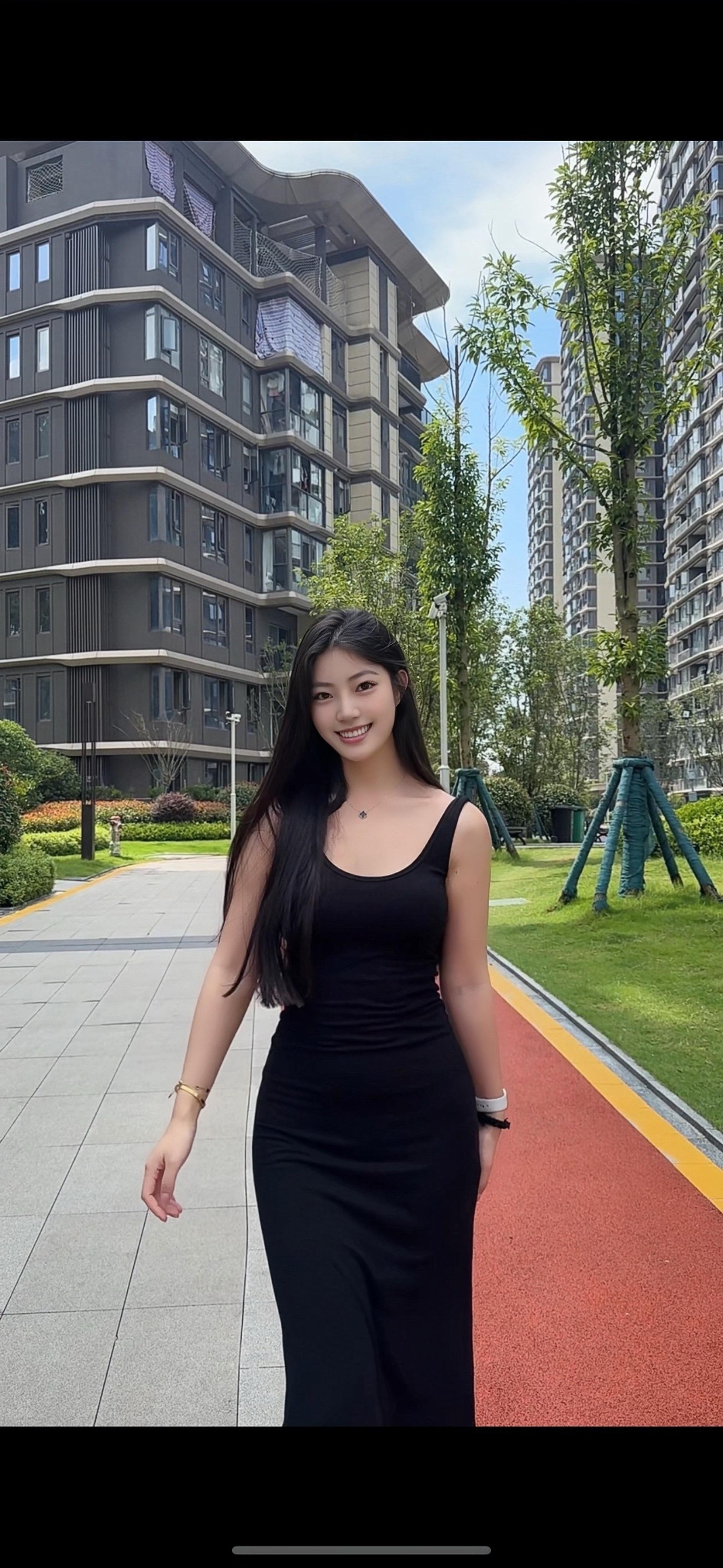 能看到你漂亮的眼睛一直笑 也是我幸福的一种