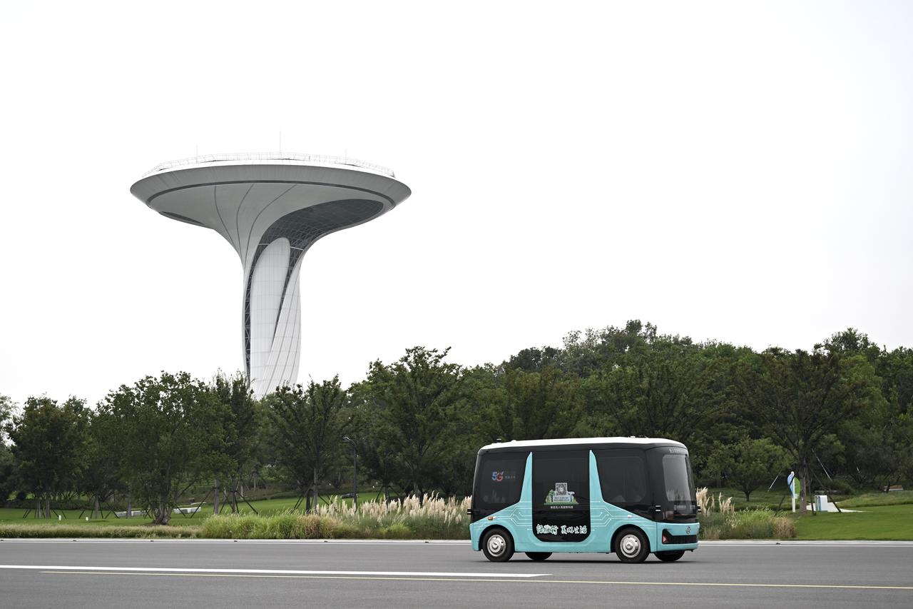 中国创新竞赛强势超车！研发投入逼近美国，外企扎堆合作11月28日消息，中国