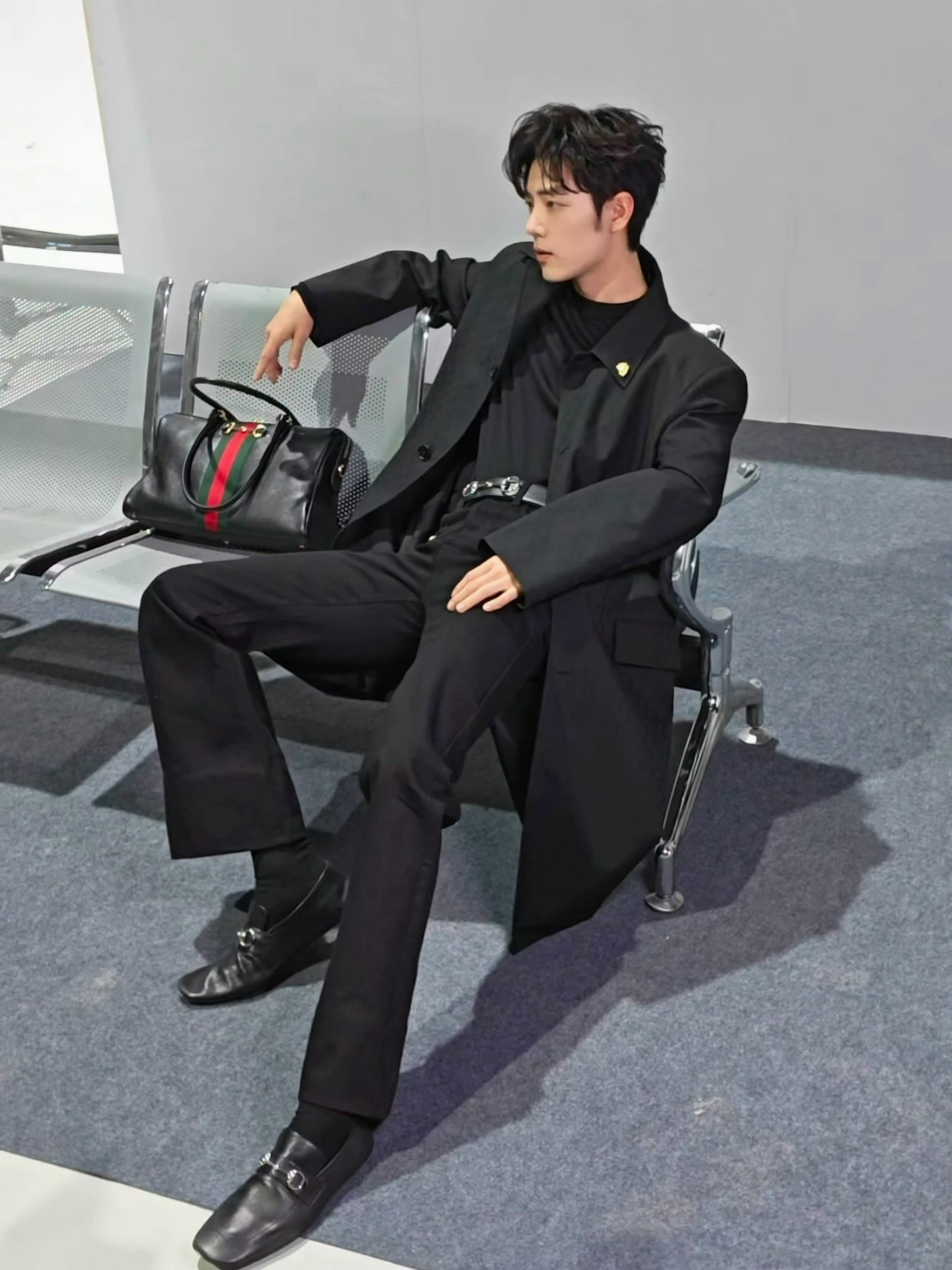 肖战平底鞋哈哈哈哈哈哈肖战腿长不惧平底鞋建议声称升高180的都来穿穿这双平底鞋