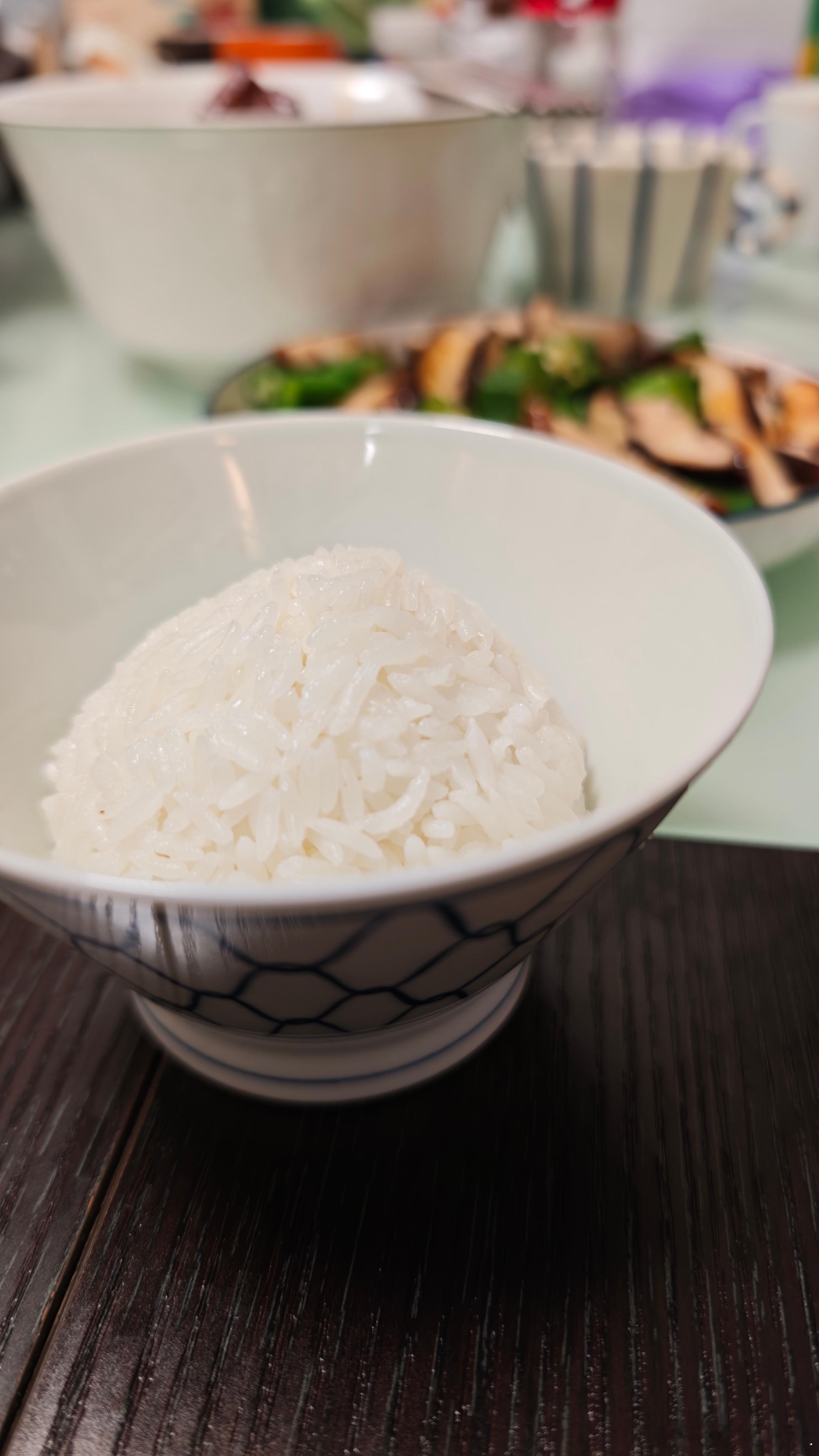 真的就简简单单怼个晚餐今晚这么大的米饭🍚我要来五份美食周末的晚上大家吃