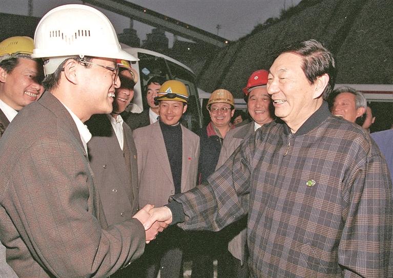 1998年3月19日，刚当选国务院总理的朱镕基面对中外记者，说了一段后