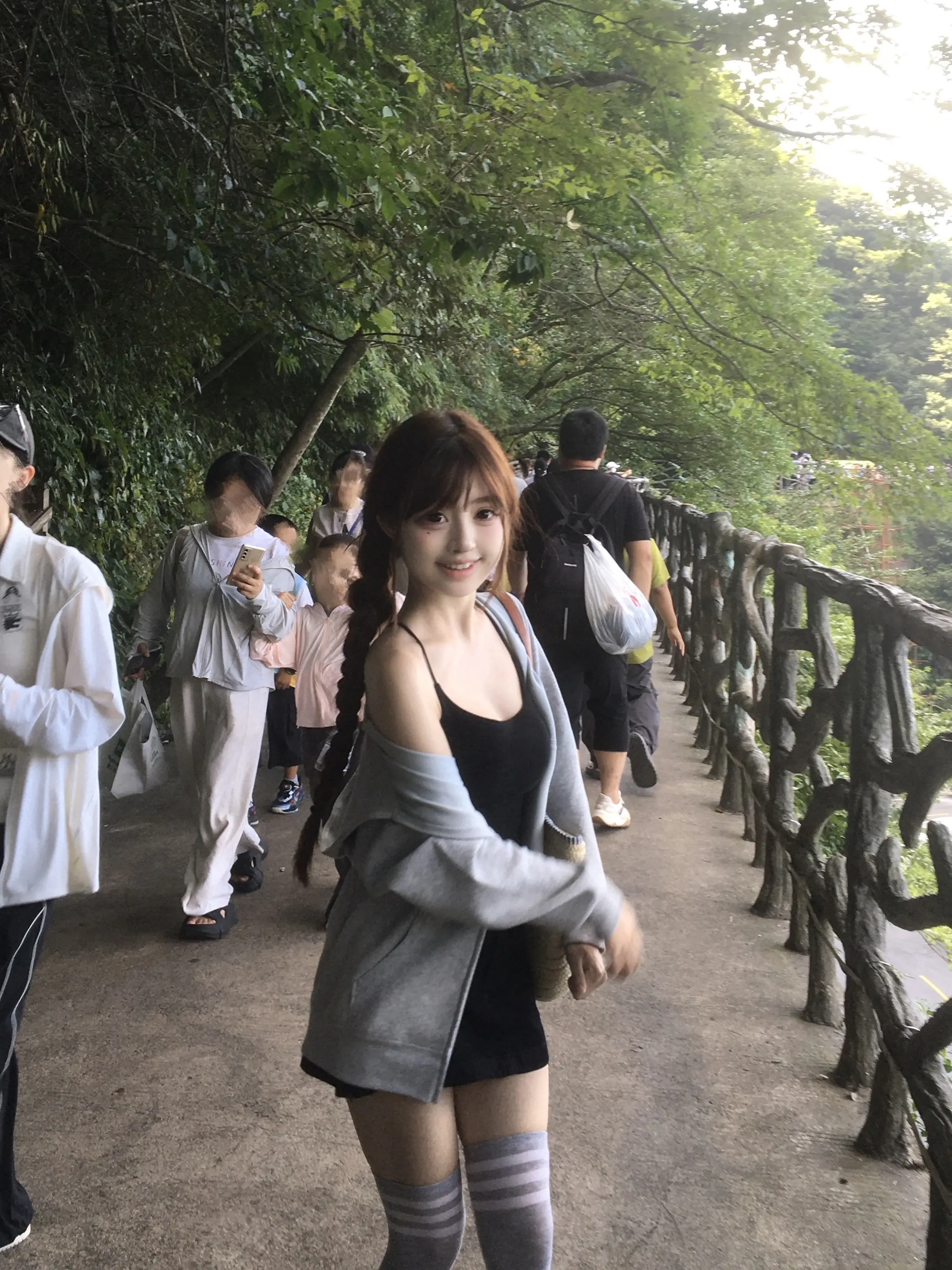 小小天门山⛰️轻松拿下。