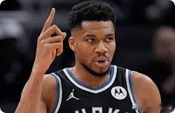 你敢信吗，NBA交易流言中热度最高的是这3名球星！1、字母哥，31岁，工资5