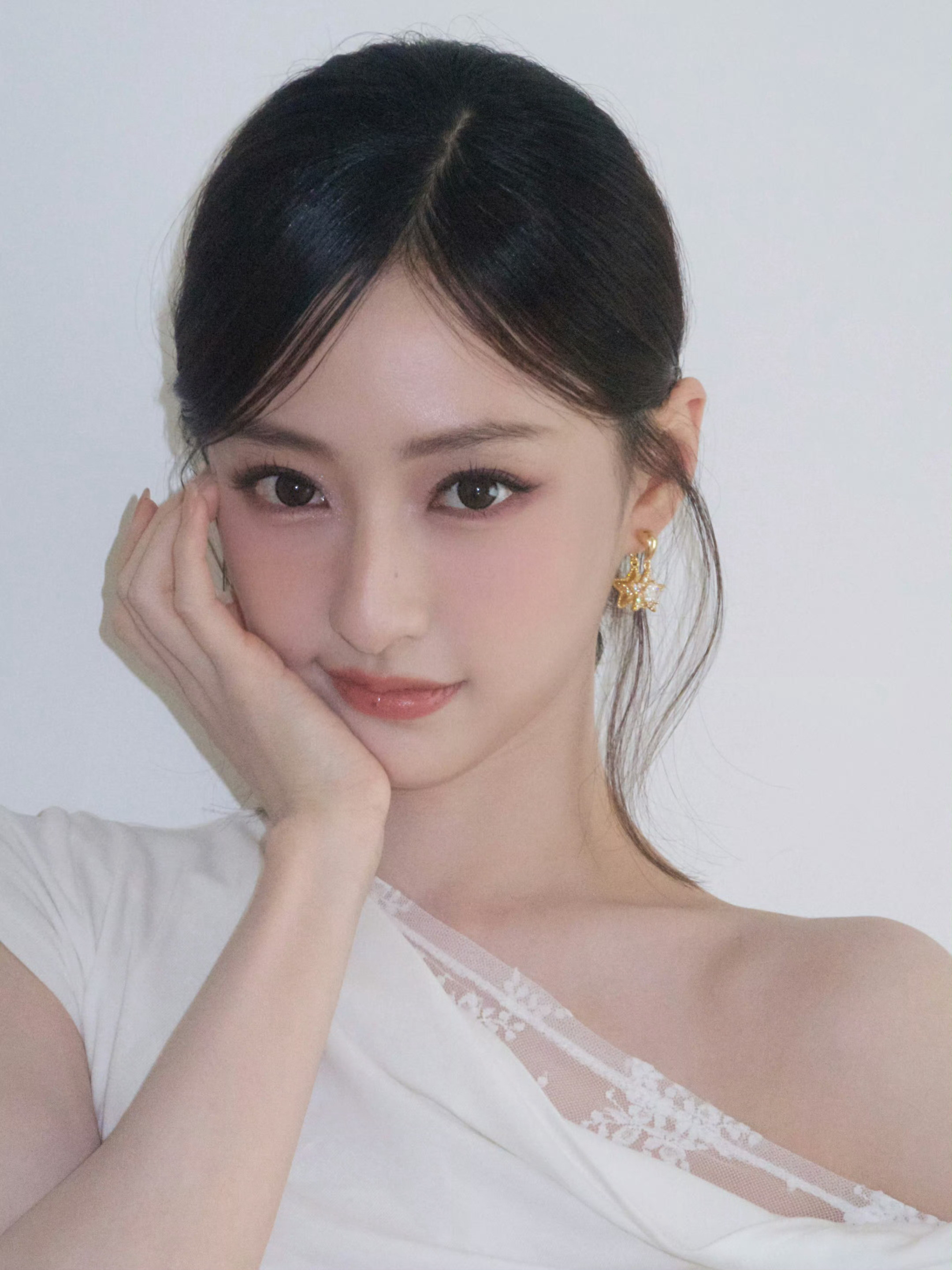 美貌无敌了～胡连馨🥰​​​