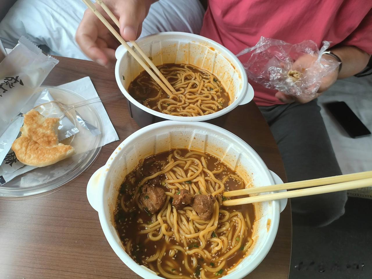 动车盒饭价格几何作者：祥瑞传奇盒饭价格火车盒饭4月10日乘D89次去