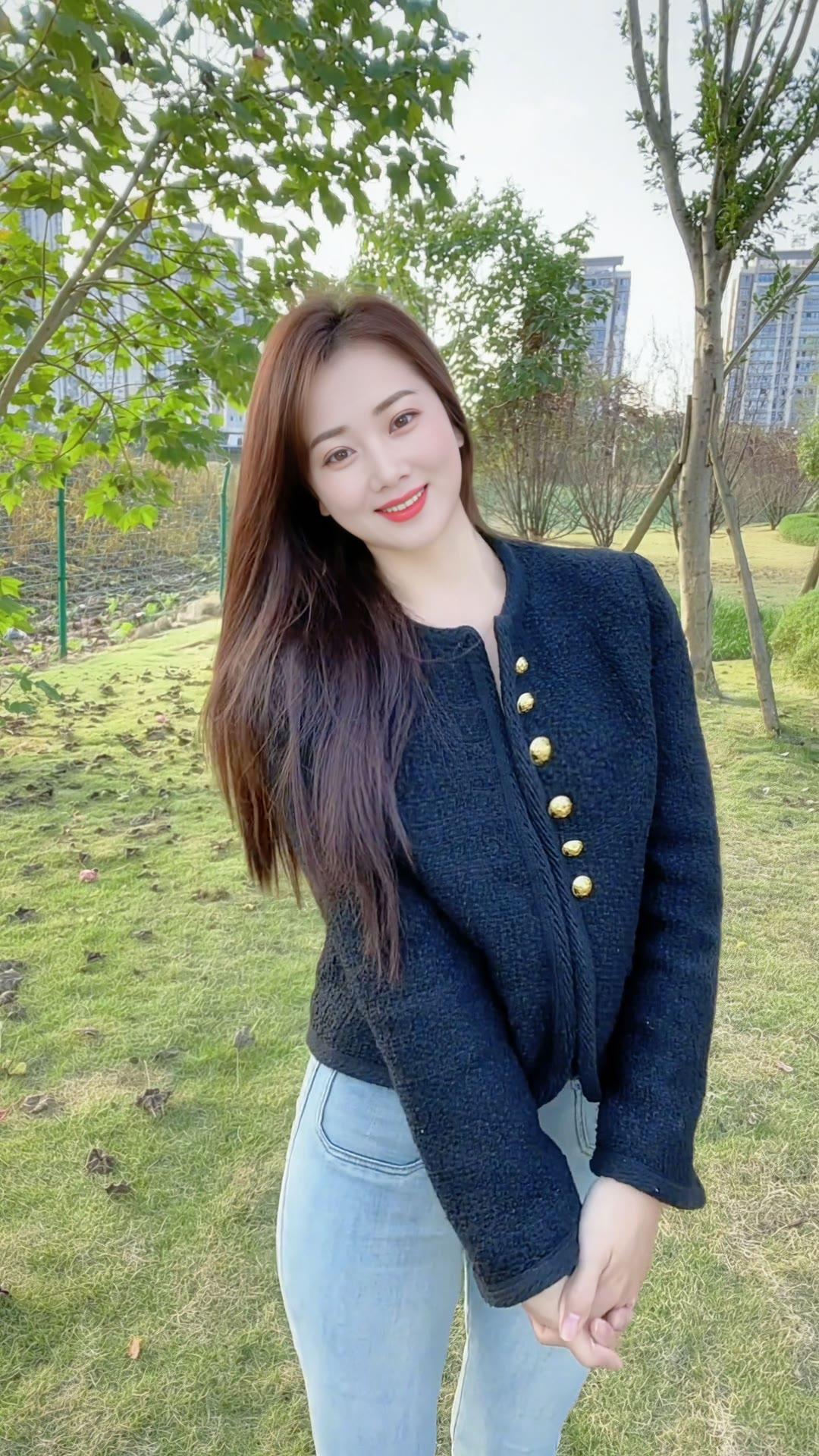 人人都有苦衷事事都有无奈顺境时善待别人逆境时善待自己