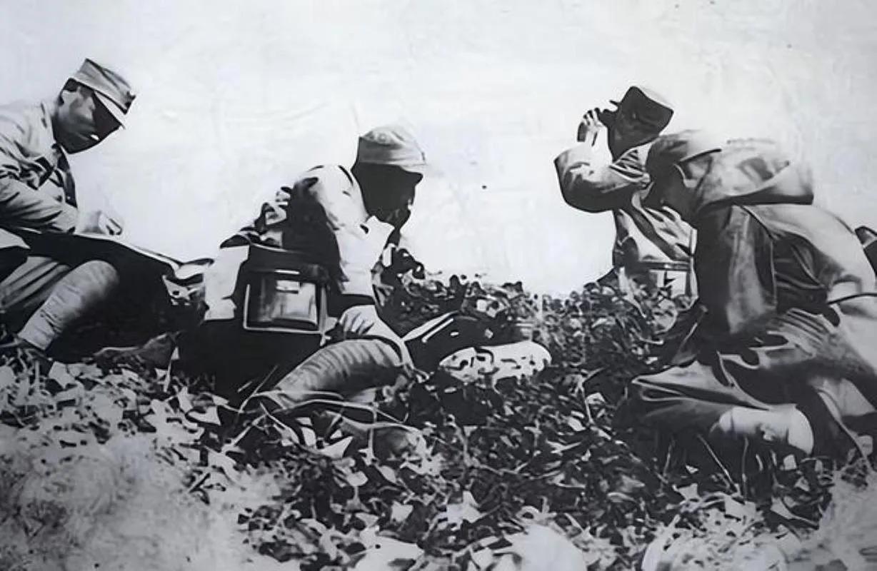 辽沈战役前，东北民主联军高层会议上，参谋长刘亚楼说，纵队打不好降为独立师，独立师